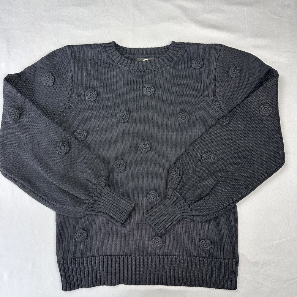 Sweater Women Small Black Pullover Knit Textured Flower Crewneck‎ Dark Cottage